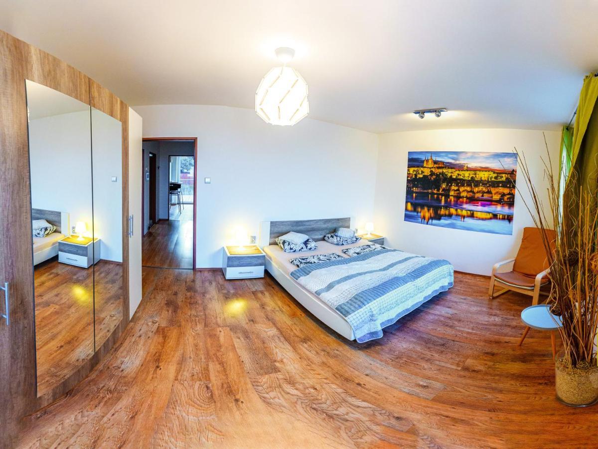 Apartment Pod Sychrovem Prague Ngoại thất bức ảnh